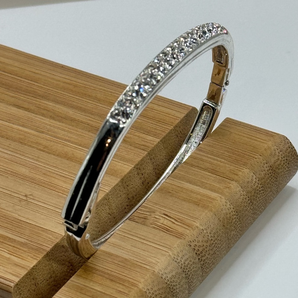 Swarovski Vtg double row sparkly hinged bangle